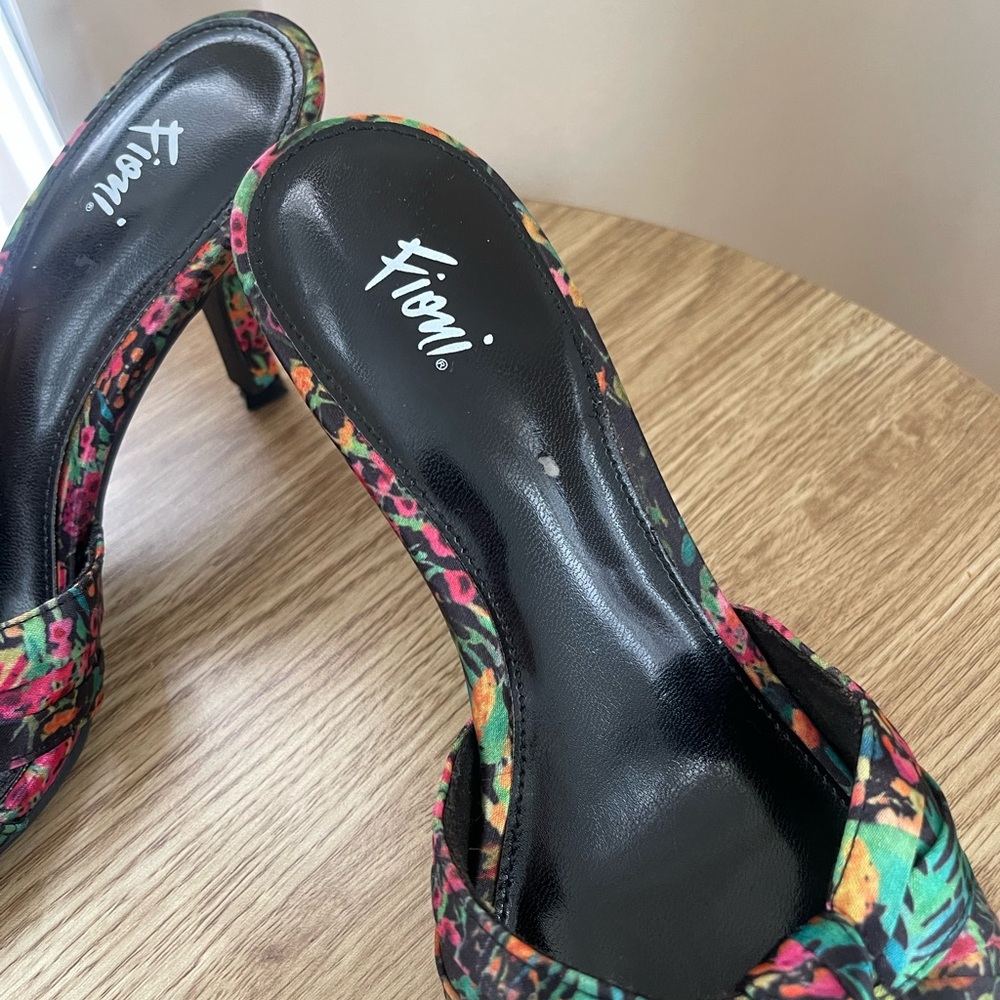 FIONI Multicolor Women's Heels - Picture 4 of 8